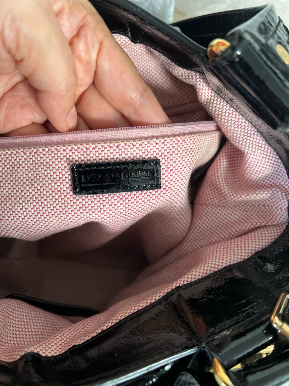 Dooney & Bourke Hayden Limited Edition Black Patent Leather Shoulder Bag Y2K - Picture 10 of 12